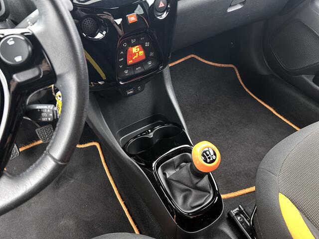 Toyota AYGO 1.0 VVT-i x-JBL | Apple Carplay / Android Auto | Climate control | Cruise control | SL 29