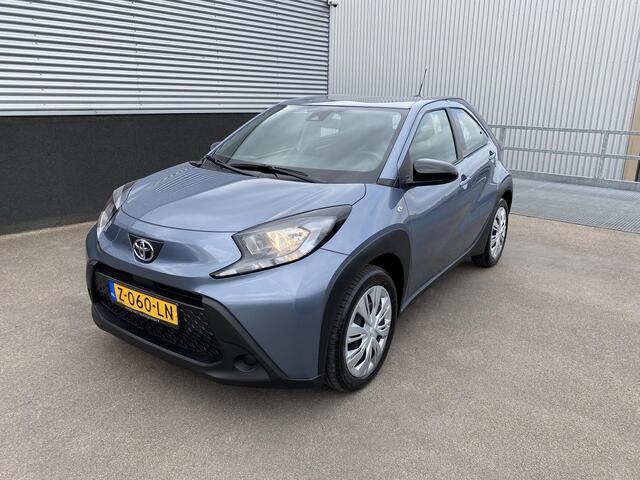 Toyota AYGO X 1.0 VVT-i MT Play Navigatie Apple CarPlay/Android Auto, adaptieve cruise control, achteruitrij camera, NL auto!