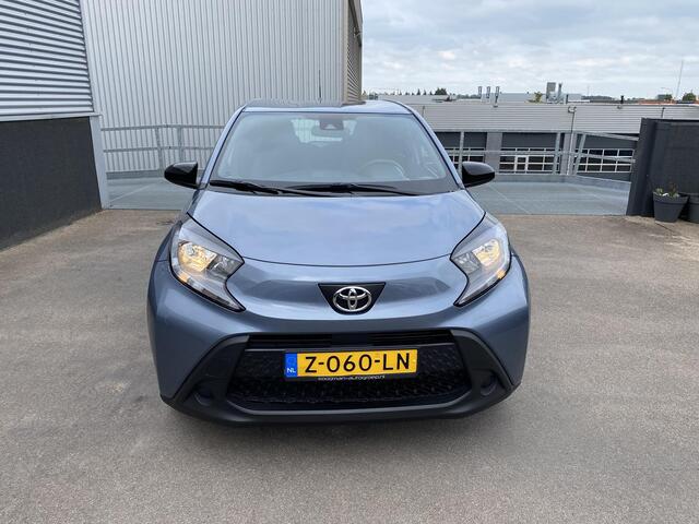 Toyota AYGO X 1.0 VVT-i MT Play Navigatie Apple CarPlay/Android Auto, adaptieve cruise control, achteruitrij camera, NL auto!