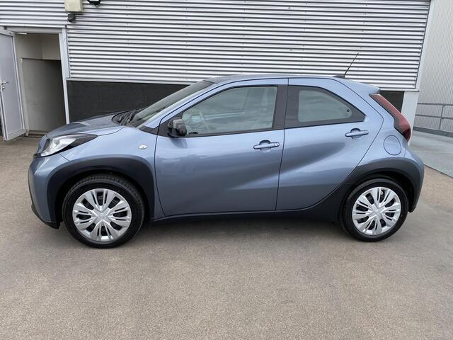Toyota AYGO X 1.0 VVT-i MT Play Navigatie Apple CarPlay/Android Auto, adaptieve cruise control, achteruitrij camera, NL auto!