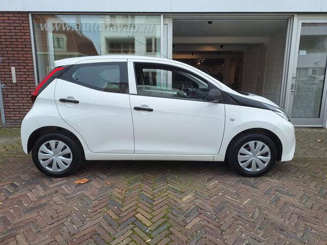 Toyota AYGO 1.0 VVT-i X-Fun 5Drs /Airco/Bluetooth/Led/Garantie