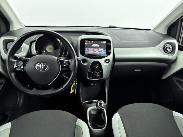 Toyota AYGO 1.0 VVT-i x-play Navi | Parkeercamera | Fietsendragerbeugel | Mistlampen | Airco |