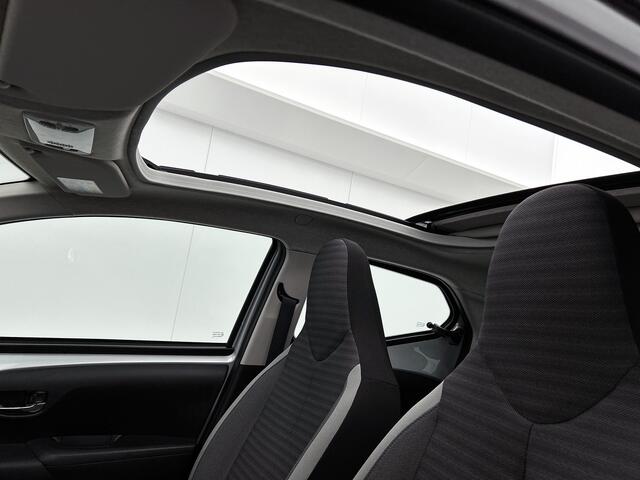 Toyota AYGO 1.0 VVT-i x-play Cabrio | 1e Eigenaar | Dealer Onderhouden | BTW | Apple Carplay / Android Auto | Airco |