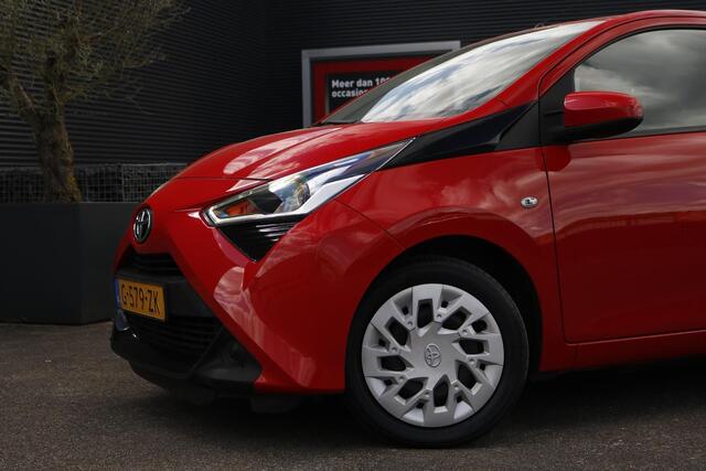 Toyota AYGO 1.0 VVT-i x-play limited