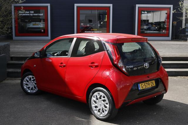 Toyota AYGO 1.0 VVT-i x-play limited