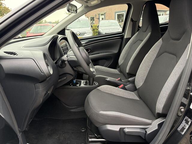 Toyota AYGO X 1.0 VVT-i MT Play 5 DEURS | CARPLAY | BOVAG !!