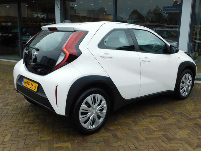 Toyota AYGO X 1.0 VVT-i MT Play