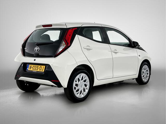 Toyota AYGO 1.0 VVT-i x-play | Achteruitrijcamera | Apple Carplay/Android Auto |