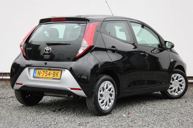 Toyota AYGO 1.0 VVT-i x-play 1e Eigenaar, Applecarplay/Androidauto, Achteruitrijcamera