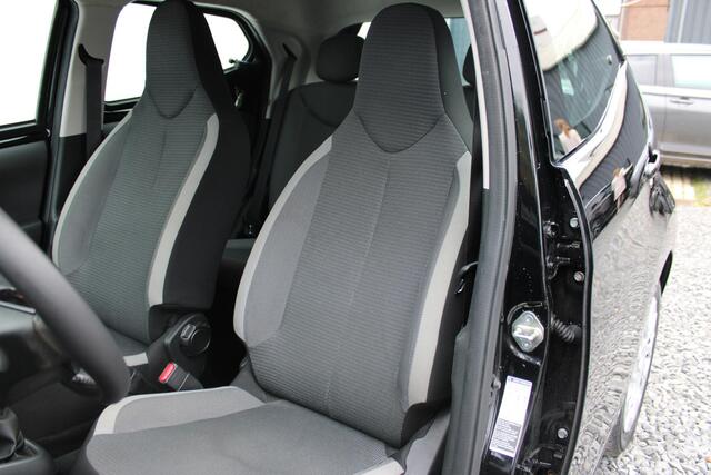 Toyota AYGO 1.0 VVT-i x-play 1e Eigenaar, Applecarplay/Androidauto, Achteruitrijcamera