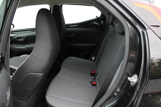 Toyota AYGO 1.0 VVT-i x-play 1e Eigenaar, Applecarplay/Androidauto, Achteruitrijcamera