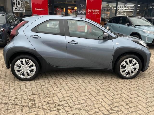 Toyota AYGO X 1.0 VVT-i MT Play