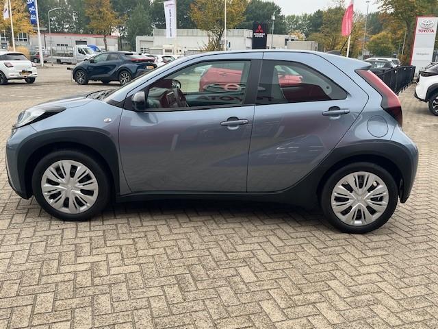 Toyota AYGO X 1.0 VVT-i MT Play