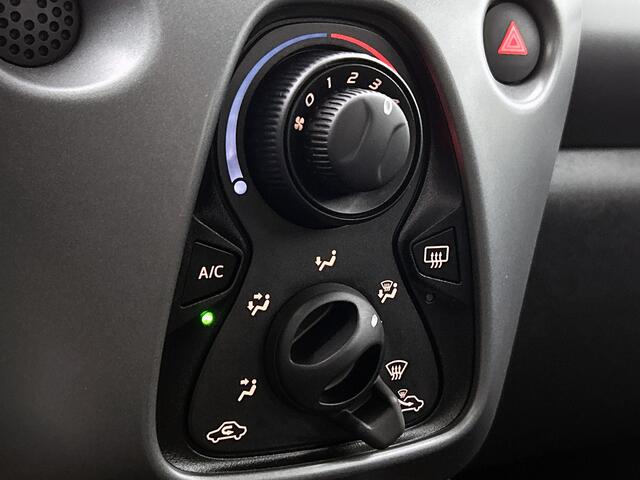 Toyota AYGO 1.0 VVT-i x-play | Apple Carplay/Android Auto | Camera |