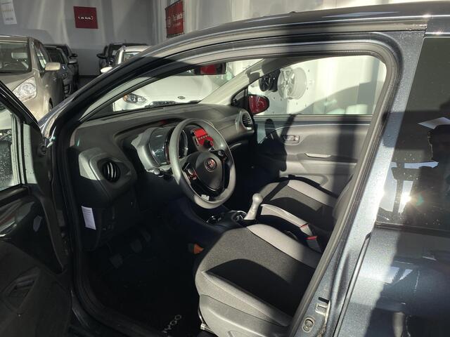 Toyota AYGO 1.0 VVT-i x-fun met Airco, Bluetooth 5 deuren en zeer weinig km