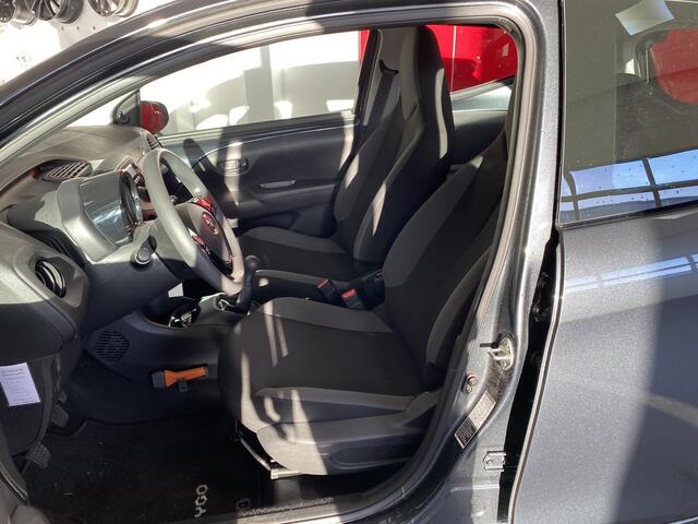 Toyota AYGO 1.0 VVT-i x-fun met Airco, Bluetooth 5 deuren en zeer weinig km