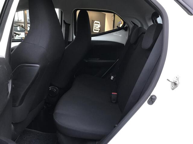 Toyota AYGO 1.0 VVT-i x-now