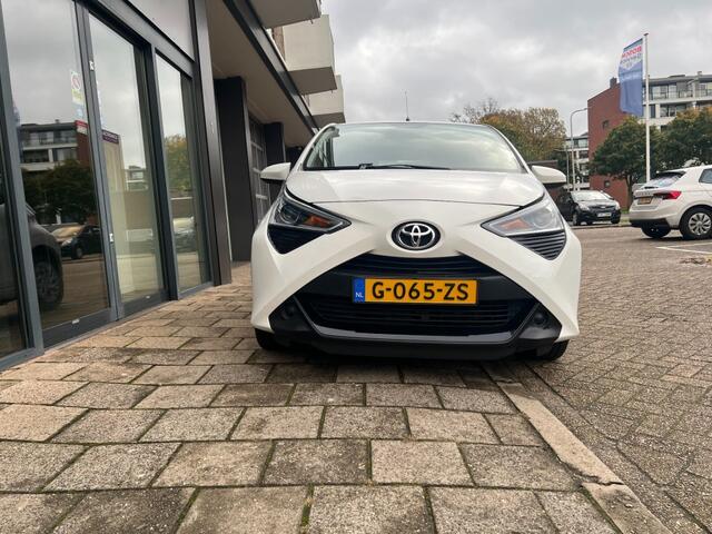 Toyota AYGO 1.0 VVT-I X-PLAY