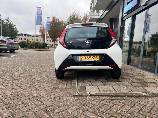 Toyota AYGO 1.0 VVT-I X-PLAY