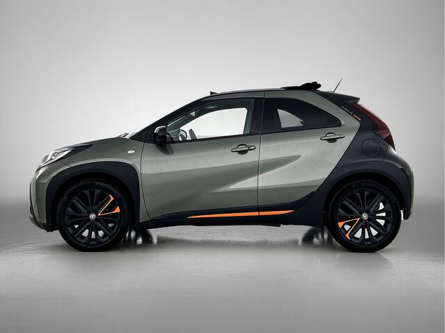 Toyota AYGO X 1.0 VVT-i S-CVT Premium | Open dak | Lederen bekleding | Stoelverwarming | JBL |