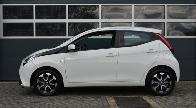 Toyota AYGO 1.0 VVT-i x-play | Carplay/Camera/Airco | Met 12 maanden garantie!