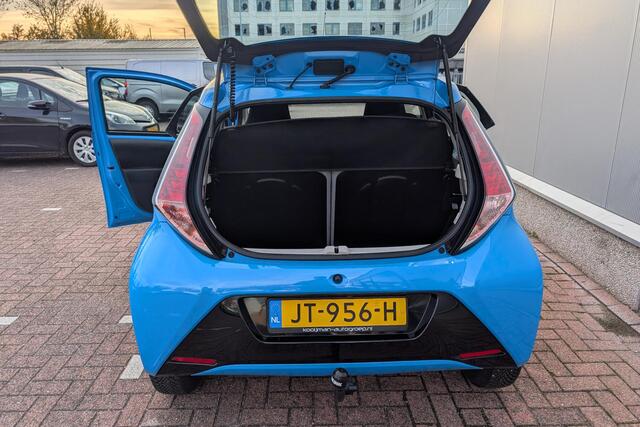 Toyota AYGO 1.0 VVT-i x-play |x-nav|x-shift|Fietsendr beugel|NL auto en geheel onderhouden door Kooijman