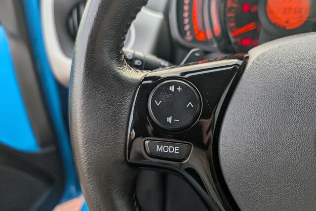 Toyota AYGO 1.0 VVT-i x-play |x-nav|x-shift|Fietsendr beugel|NL auto en geheel onderhouden door Kooijman