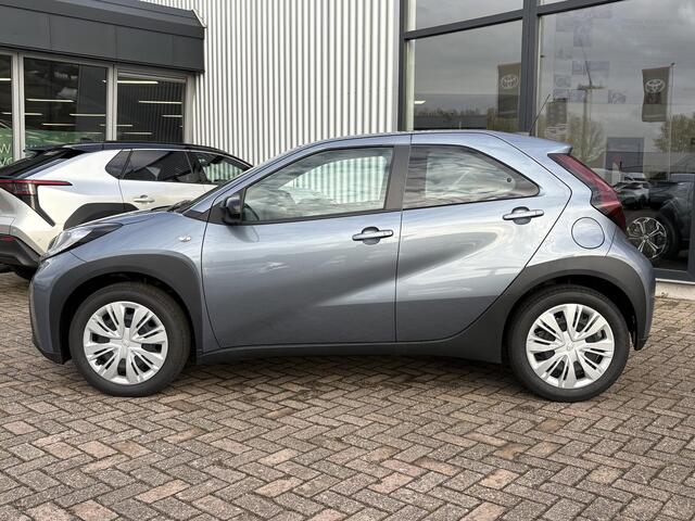 Toyota AYGO X 1.0 VVT-i MT Play