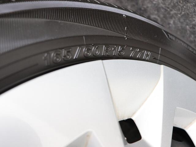 Toyota AYGO 1.0 VVT-i x-play | Achteruitrijcamera | Dealer onderhouden |