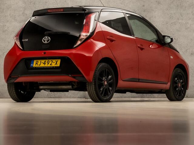 Toyota AYGO 1.0 VVT-i x-cite Sport Automaat (APPLE CARPLAY, CRUISE, CAMERA, LM VELGEN, GETINT GLAS, SPORTSTOELEN, ELEK RAMEN, DAB+, NIEUWE APK, NIEUWSTAAT)