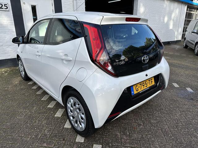 Toyota AYGO 1.0 VVT-i x-play limited /Airco/camera/Nieuwe apk bij aflevering