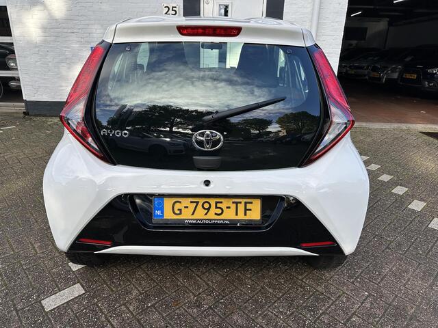Toyota AYGO 1.0 VVT-i x-play limited /Airco/camera/Nieuwe apk bij aflevering
