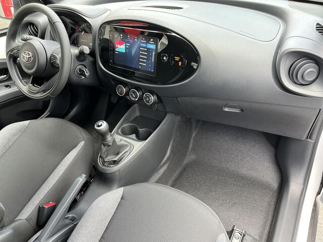 Toyota AYGO X 1.0 VVT-i MT Play | Pure white | Nieuw uit voorraad leverbaar |