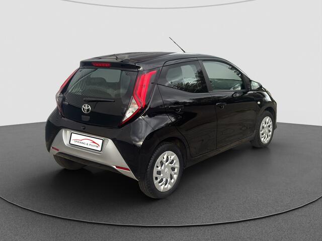 Toyota AYGO 1.0 VVT-i X-Play | Camera | Apple Carplay
