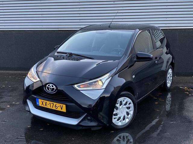 Toyota AYGO 1.0 VVT-i x-play Automaat, Apple Carplay en/of Android auto Navigatie, Achteruitrijcamera, Airco, NL-auto