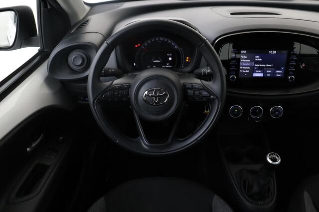 Toyota AYGO X 1.0 VVT-i MT PLAY -CARPLAY|CAMERA|ADAP.CRUISE|DAB|5-DRS