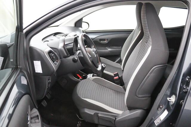 Toyota AYGO 1.0 VVT-i x-play limited | Apple Carplay | Android Auto | Airco | Achteruitrijcamera |