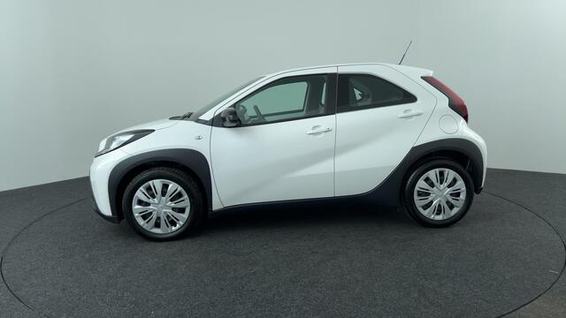 Toyota AYGO X 1.0 VVT-i MT Play | P.cam | Cruise Control | Apple-/Android Carplay