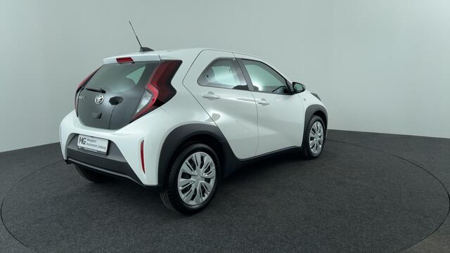 Toyota AYGO X 1.0 VVT-i MT Play | P.cam | Cruise Control | Apple-/Android Carplay