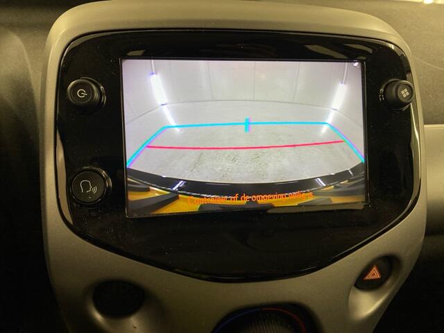 Toyota AYGO 1.0 VVT-i x-play AUT! 1e Eig! Camera! Carplay! VERWACHT!