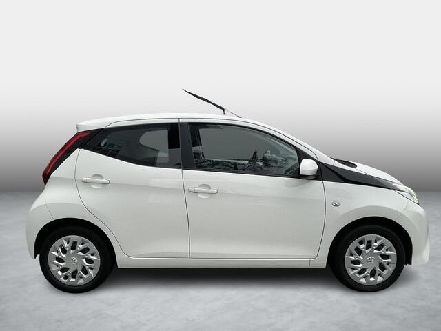 Toyota AYGO 1.0 VVT-i x-play