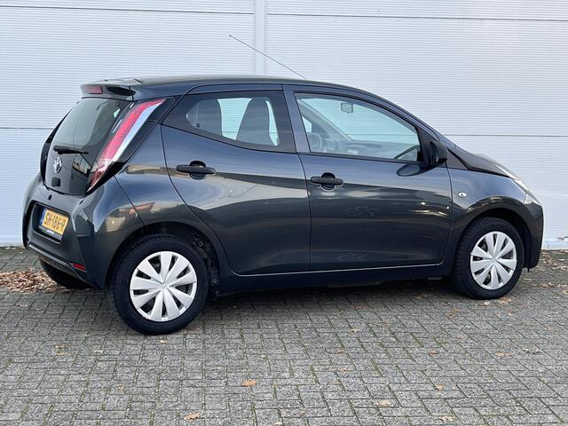 Toyota AYGO 1.0 VVT-i x-fun / airco / dealer onderhouden / Bluetooth telefoonvoorbereiding /