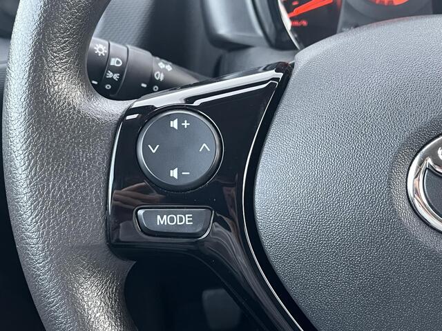 Toyota AYGO 1.0 VVT-i x-fun / airco / dealer onderhouden / Bluetooth telefoonvoorbereiding /