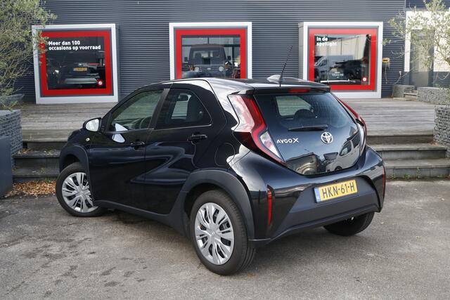 Toyota AYGO X 1.0 VVT-i MT Play
