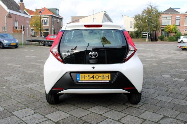 Toyota AYGO 1.0 VVT-i x-fun