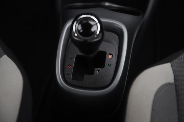 Toyota AYGO 1.0 VVT-i X-Joy Cabrio Automaat Schuifdak Climate Control 14 inch LMV Achteruitrijcamera