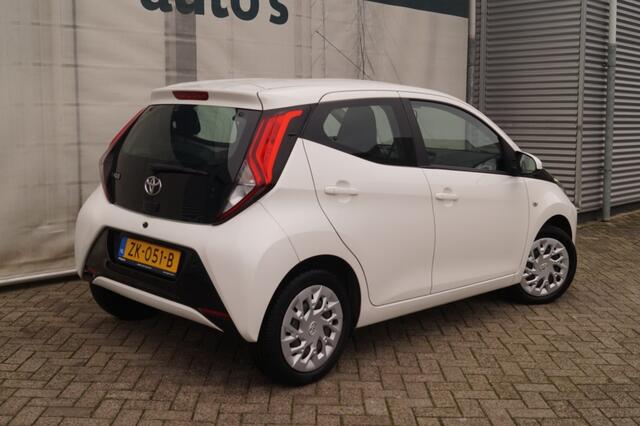 Toyota AYGO 1.0 VVT-i X-Play Automaat -AIRCO-LED-CAM-CARPLAY-