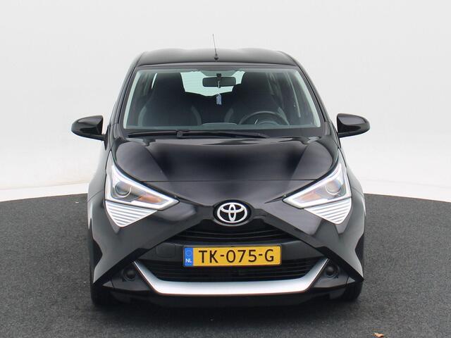 Toyota AYGO 1.0 VVT-i Automaat x-play | Bluetooth | Trekhaak | Camera | Carplay | 79.228 Km!!