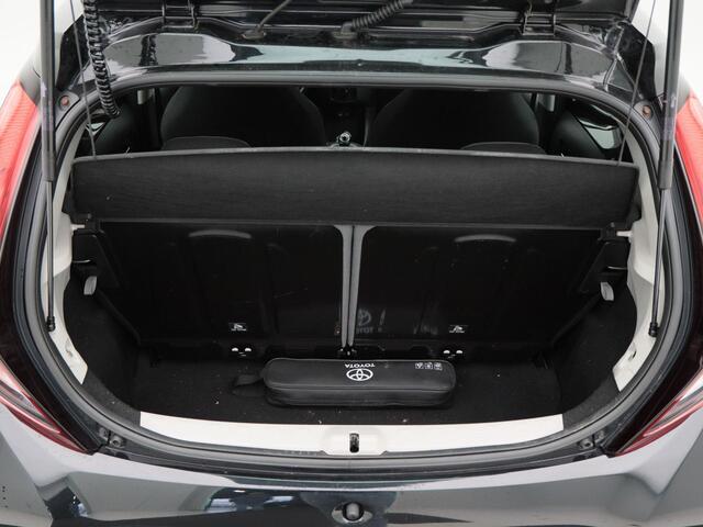 Toyota AYGO 1.0 VVT-i Automaat x-play | Bluetooth | Trekhaak | Camera | Carplay | 79.228 Km!!