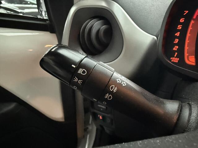 Toyota AYGO 1.0 VVT-i x-sport Met trekhaak, slechts 33106KM! Zeer nette en luxe wagen